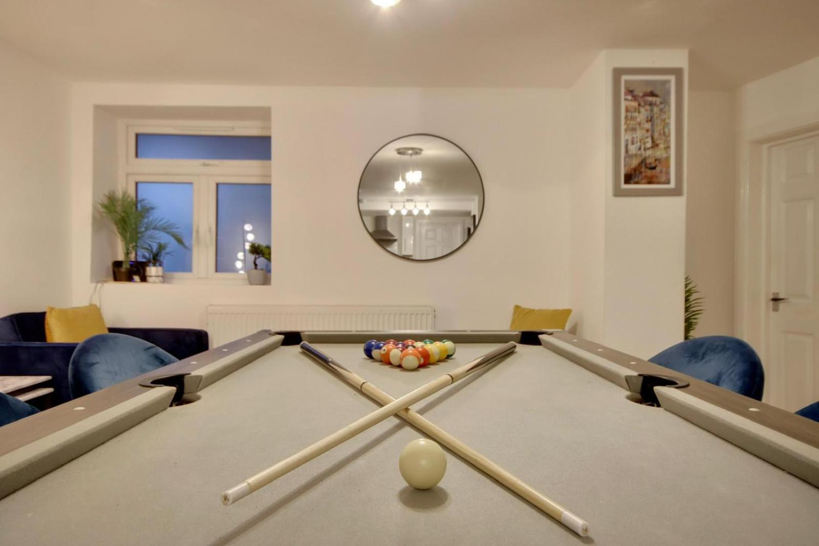 Southsea Getaway Apartment With Pool Table And Hot Tub Portsmouth Exteriér fotografie