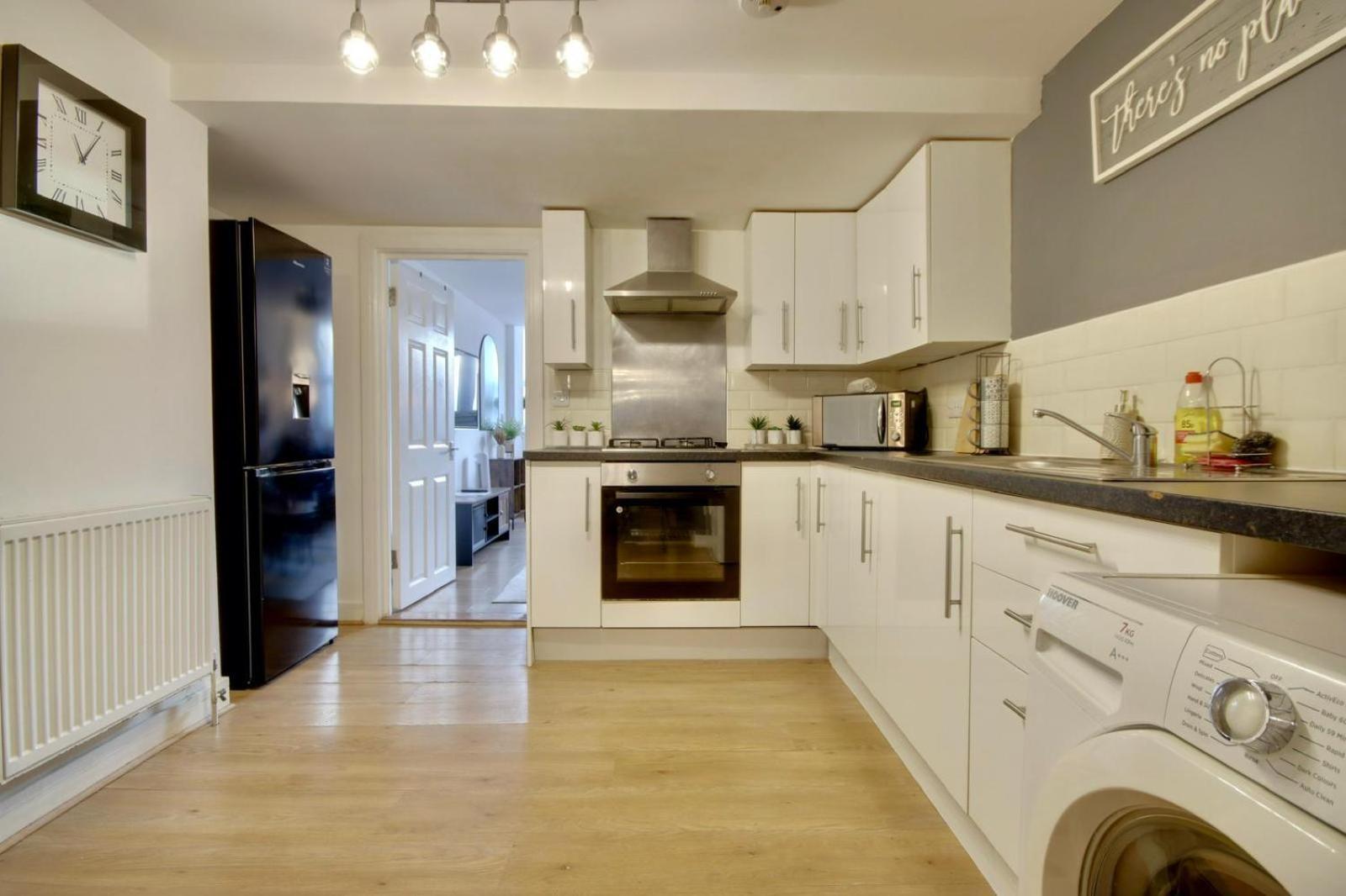 Southsea Getaway Apartment With Pool Table And Hot Tub Portsmouth Exteriér fotografie