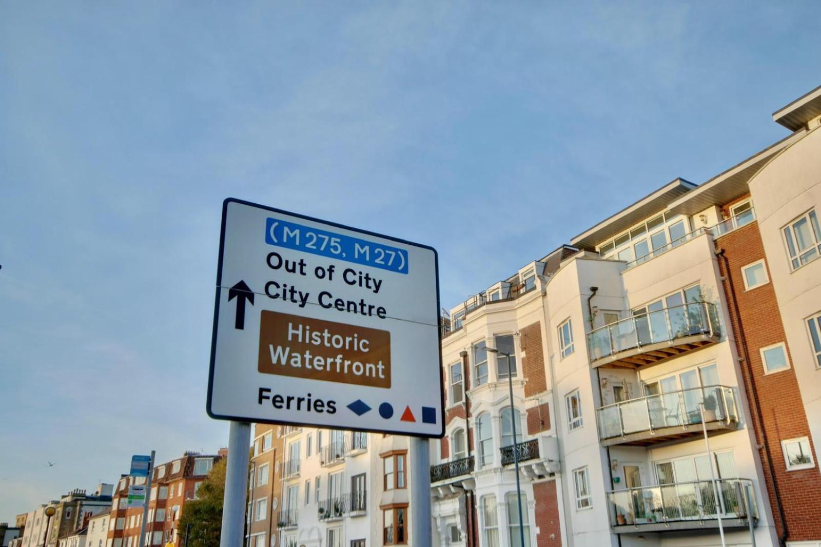 Southsea Getaway Apartment With Pool Table And Hot Tub Portsmouth Exteriér fotografie